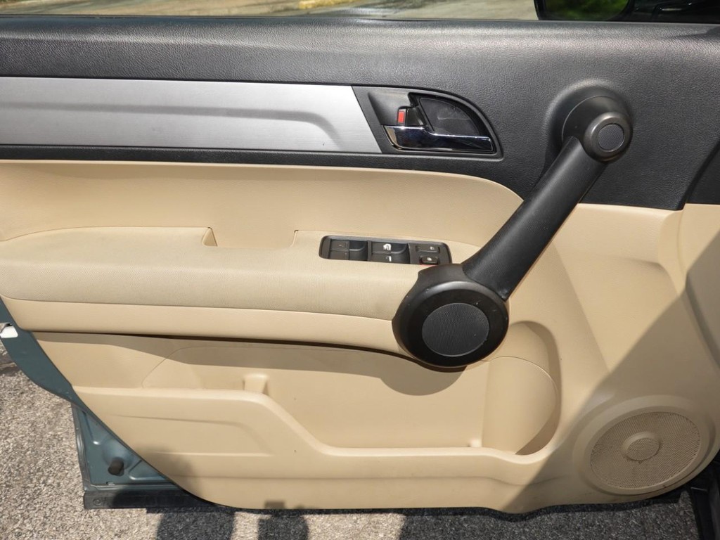 2011 Honda CR-V LX photo 14