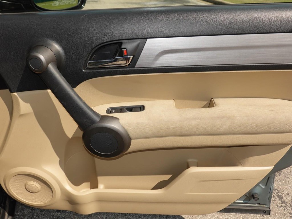 2011 Honda CR-V LX photo 18