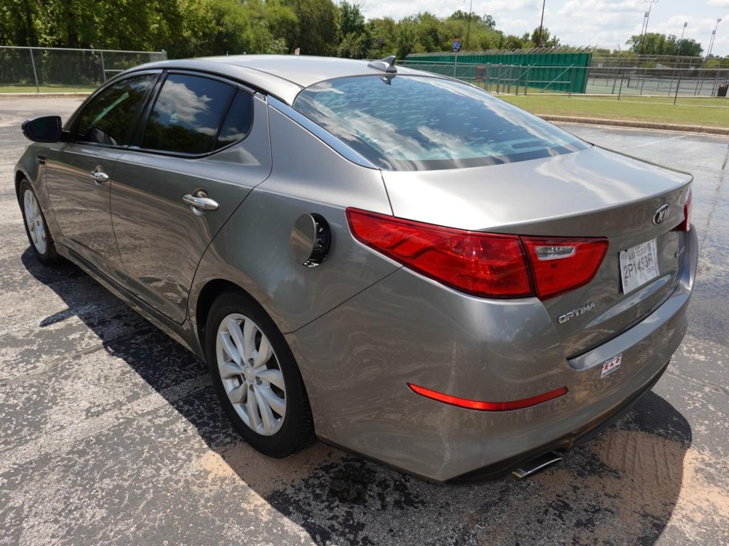 Kia Optima Vehicle Full-screen Gallery Image 05