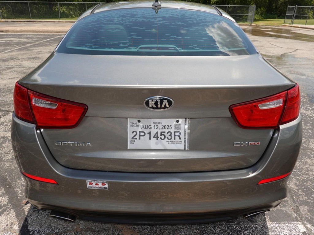 Kia Optima Vehicle Full-screen Gallery Image 06