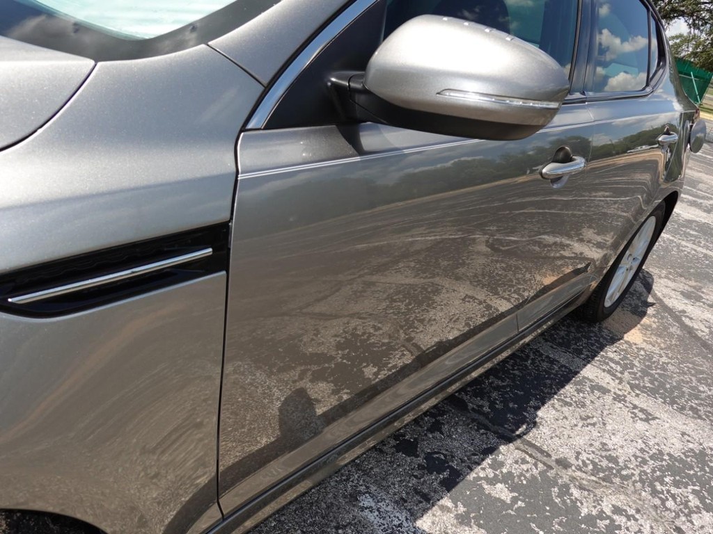 Kia Optima Vehicle Full-screen Gallery Image 10