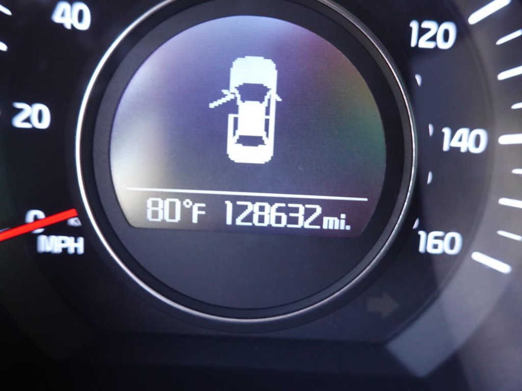 Kia Optima Vehicle Full-screen Gallery Image 12