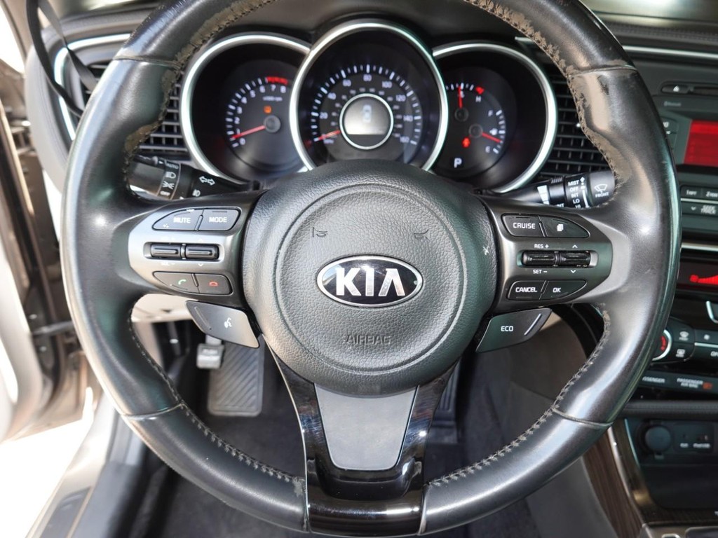 Kia Optima Vehicle Full-screen Gallery Image 13