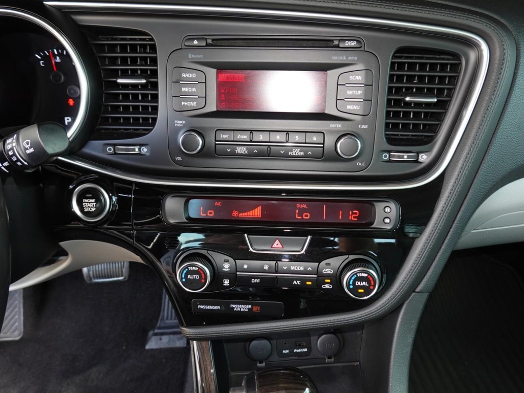 Kia Optima Vehicle Full-screen Gallery Image 14