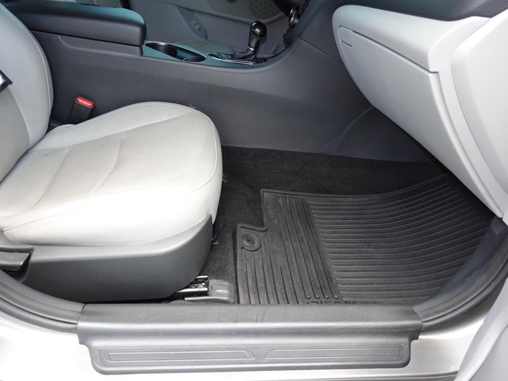 Kia Optima Vehicle Full-screen Gallery Image 20