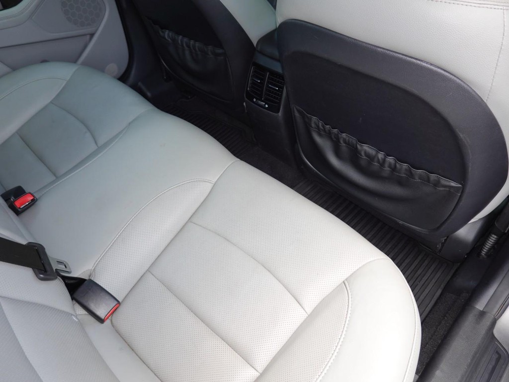 Kia Optima Vehicle Full-screen Gallery Image 22