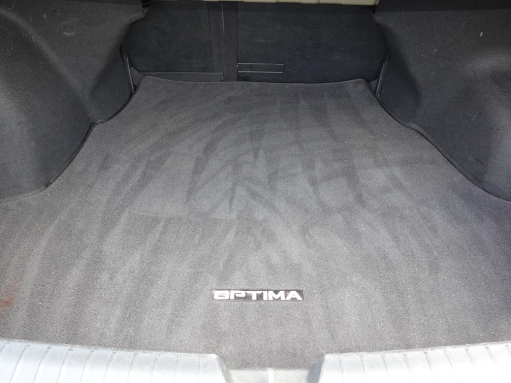 Kia Optima Vehicle Full-screen Gallery Image 24