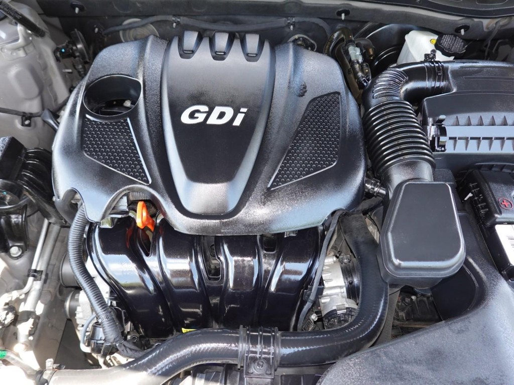 Kia Optima Vehicle Full-screen Gallery Image 25