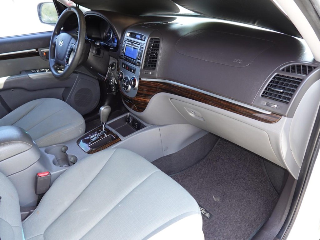 2010 Hyundai Santa Fe GLS photo 18