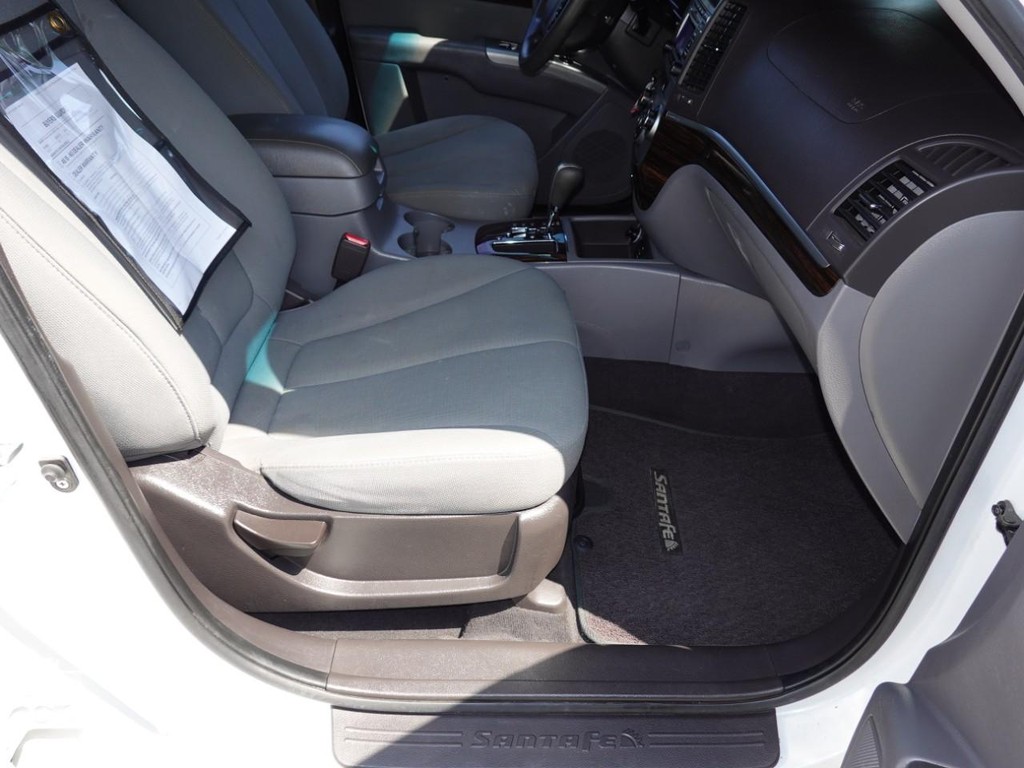2010 Hyundai Santa Fe GLS photo 19