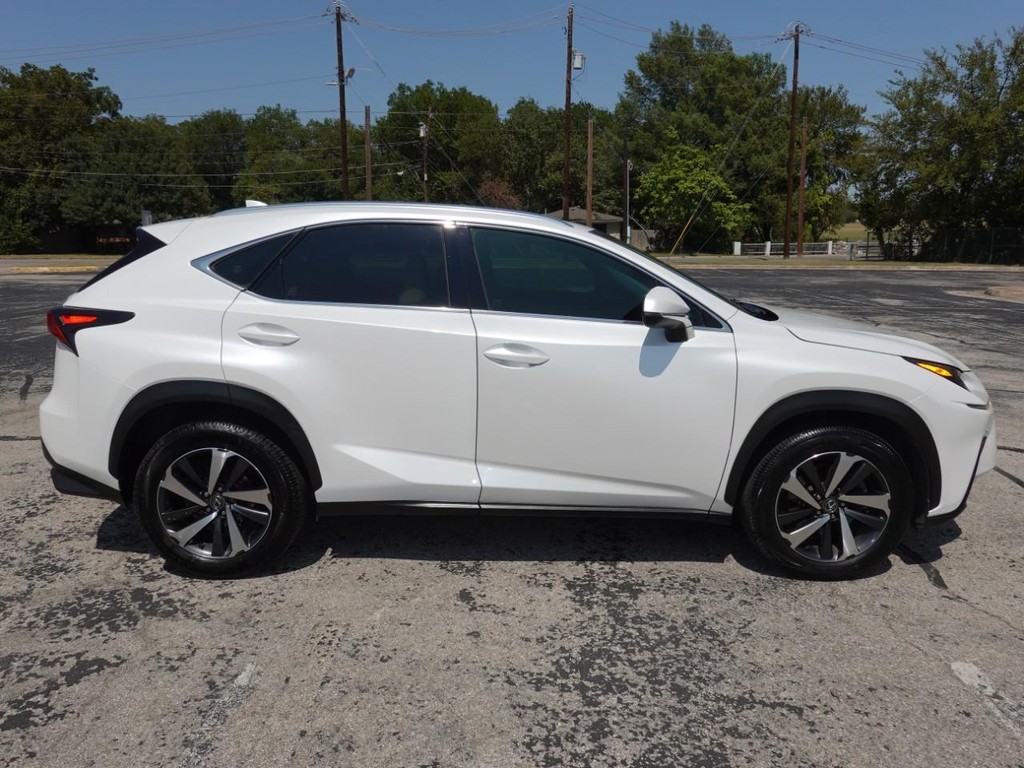 2018 Lexus NX 300 Luxury photo 8