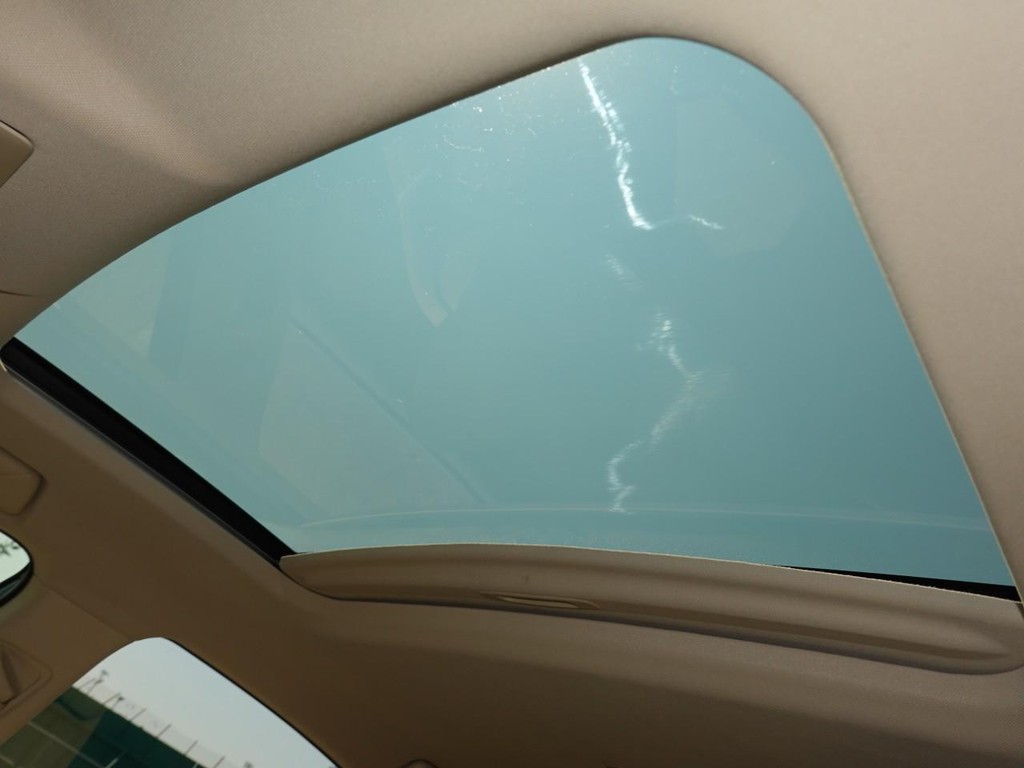 Lexus NX Vehicle Full-screen Gallery Image 17