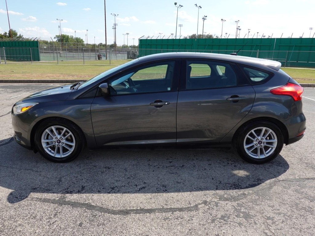 2018 Ford Focus SE photo 4