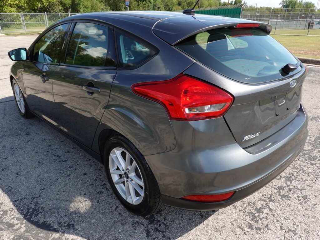 2018 Ford Focus SE photo 5