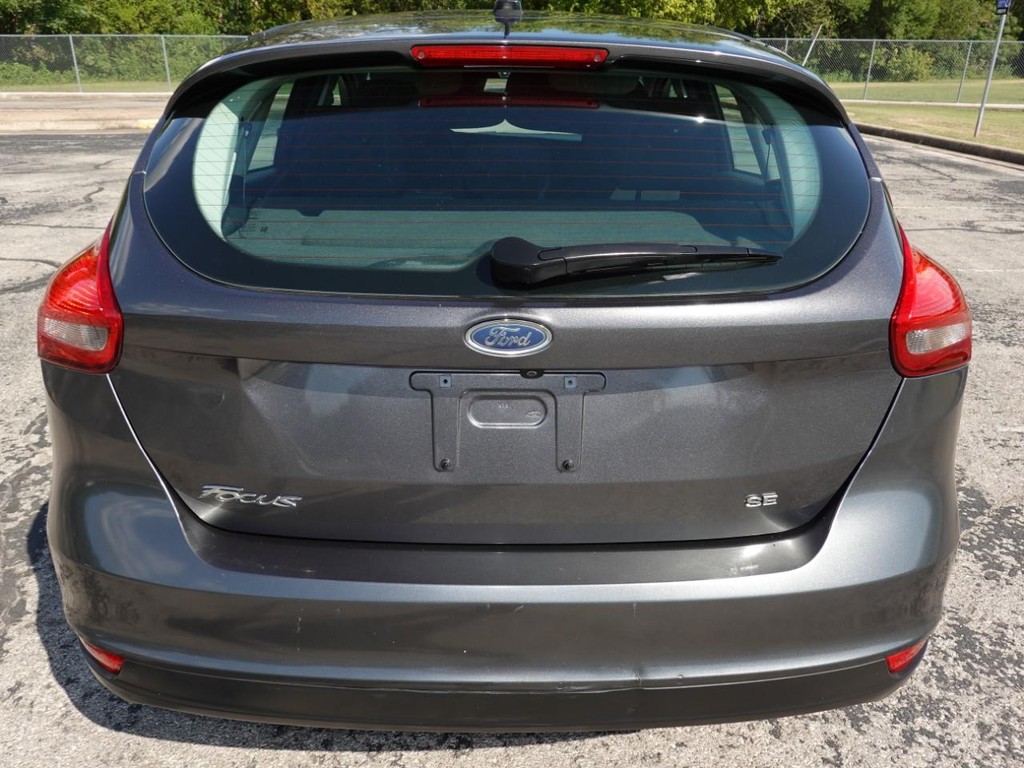 2018 Ford Focus SE photo 6