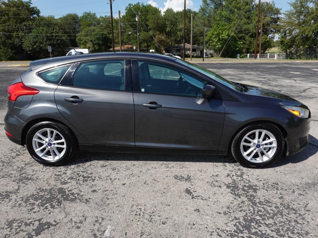 2018 Ford Focus SE photo 8