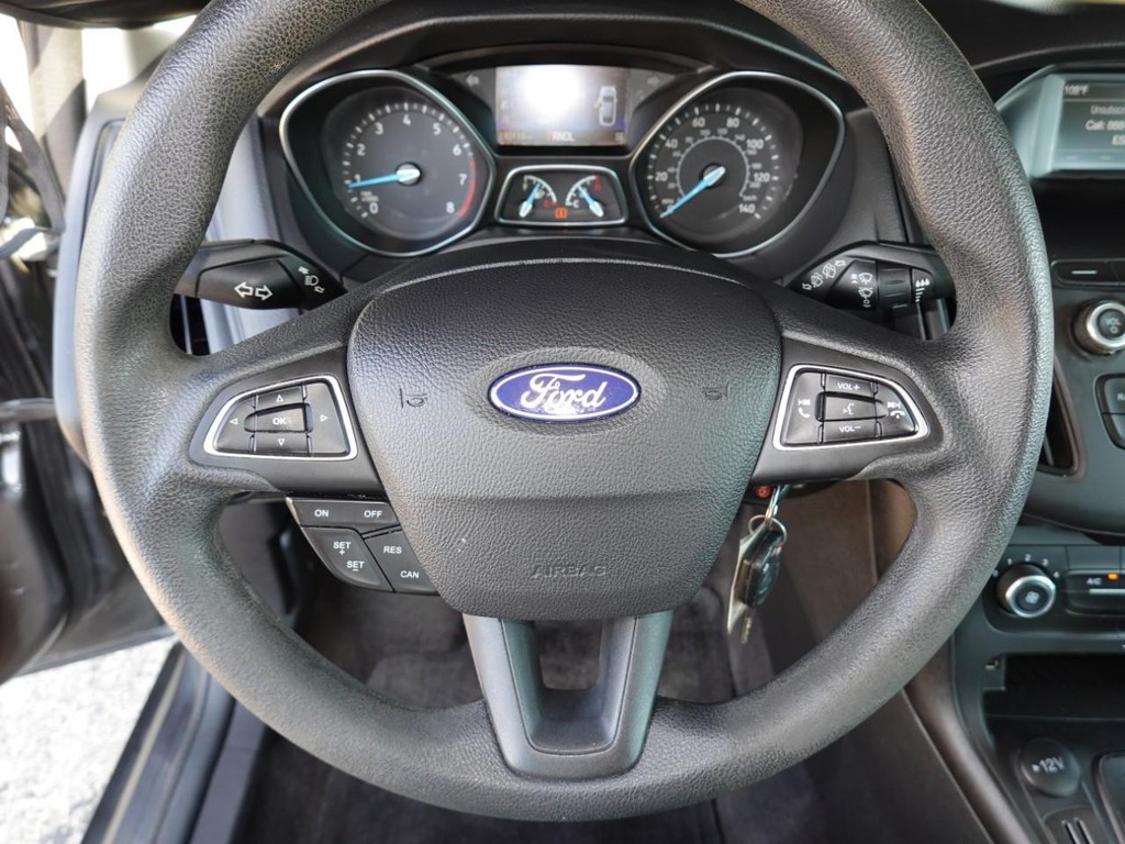 2018 Ford Focus SE photo 12