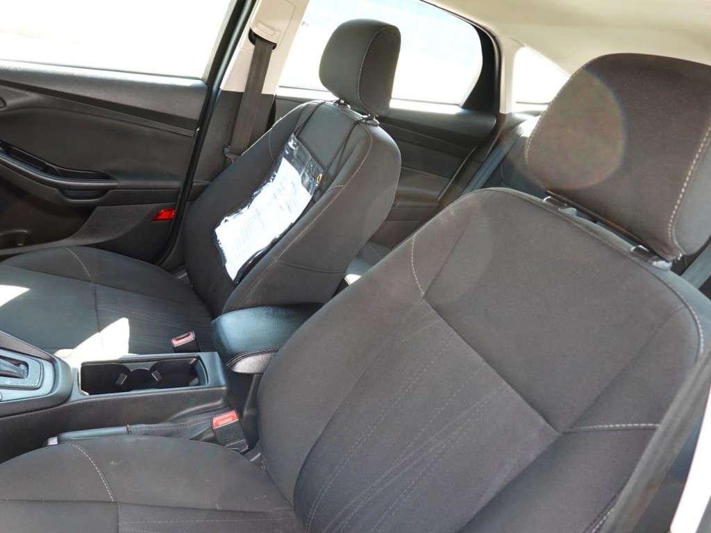2018 Ford Focus SE photo 15