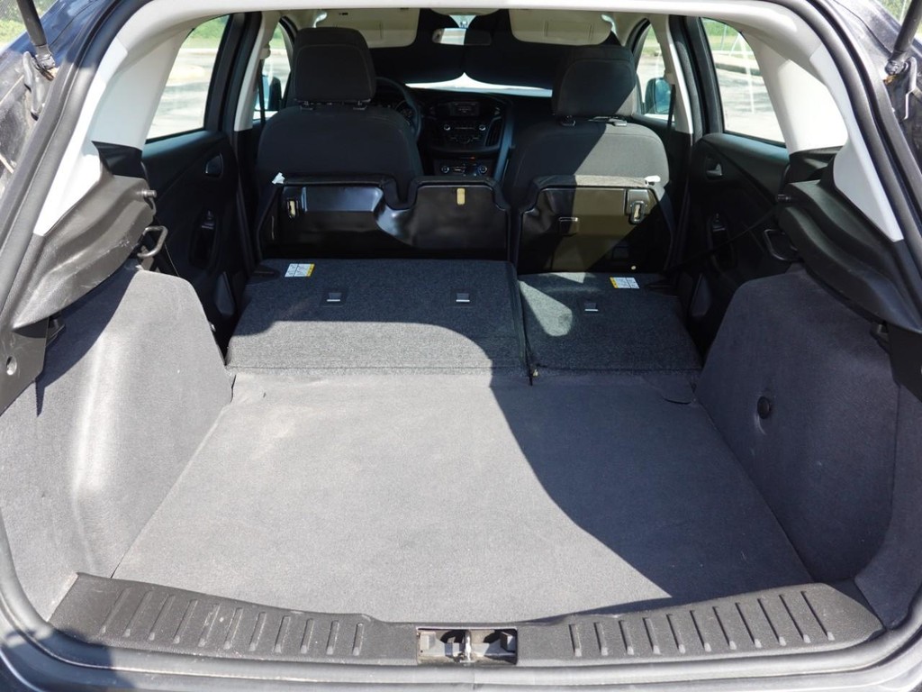 2018 Ford Focus SE photo 25