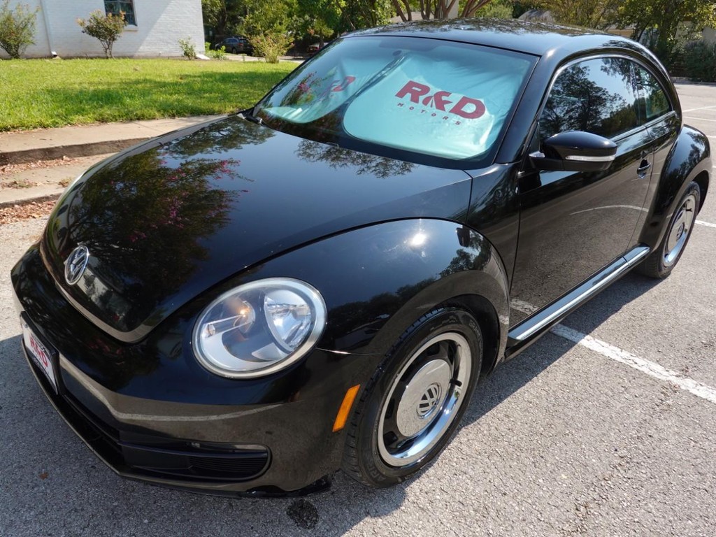 Volkswagen Beetle Vehicle Full-screen Gallery Image 03