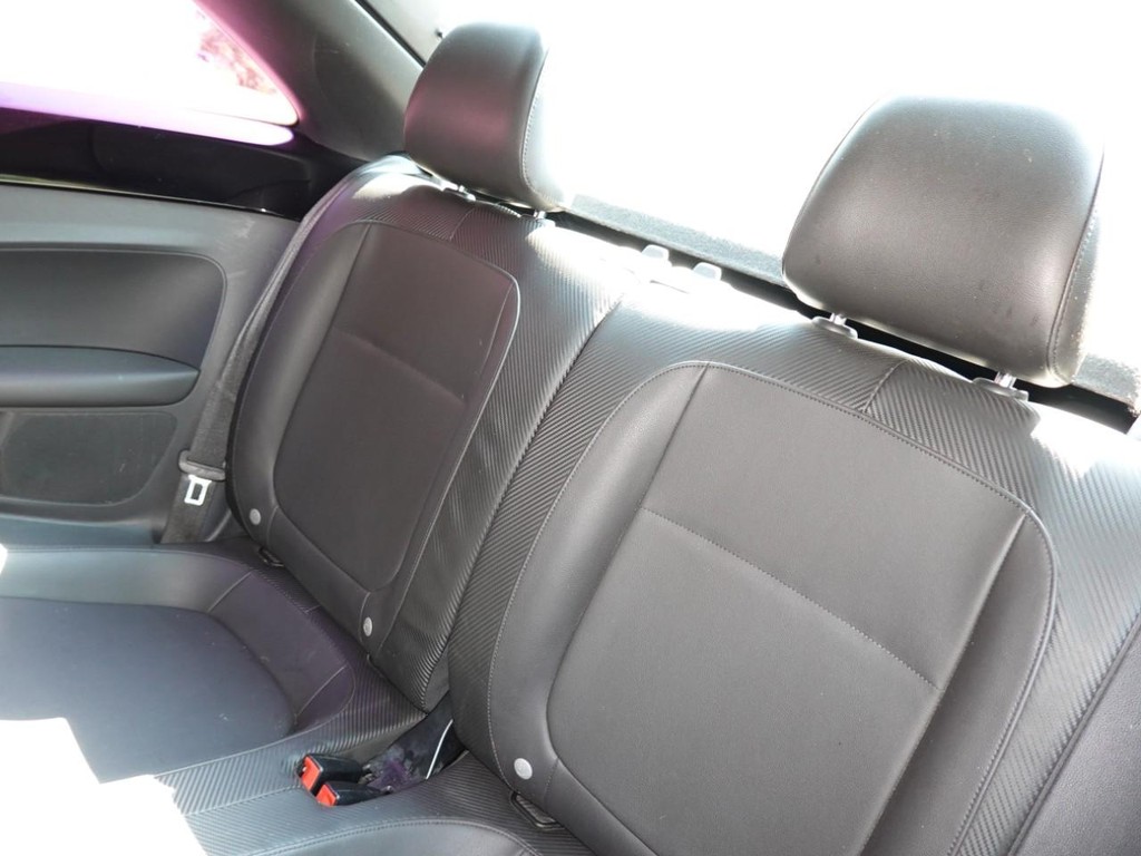 Volkswagen Beetle Vehicle Full-screen Gallery Image 18