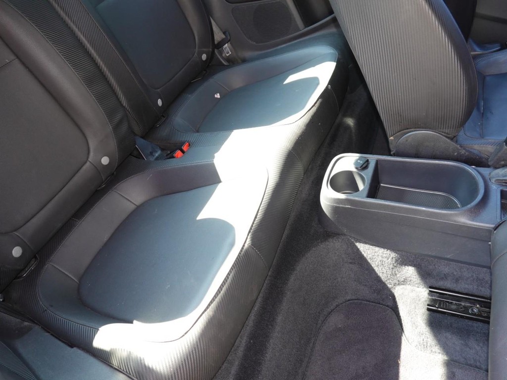 Volkswagen Beetle Vehicle Full-screen Gallery Image 22