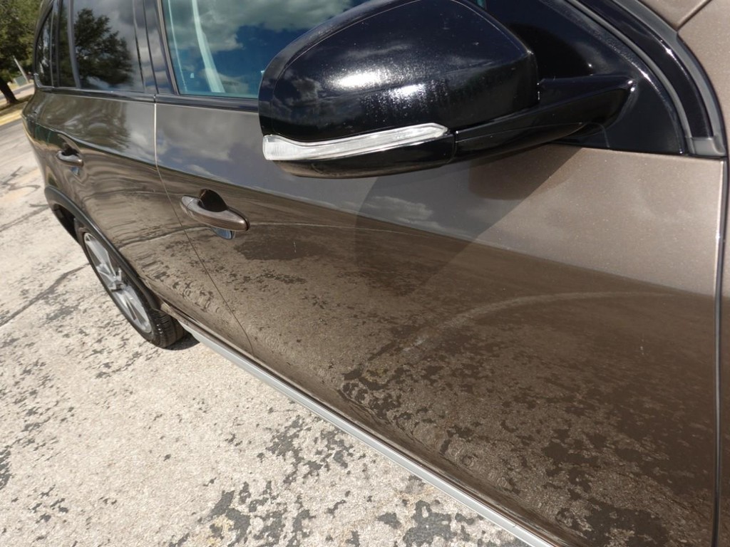 Volvo V60 Cross Country Vehicle Full-screen Gallery Image 11