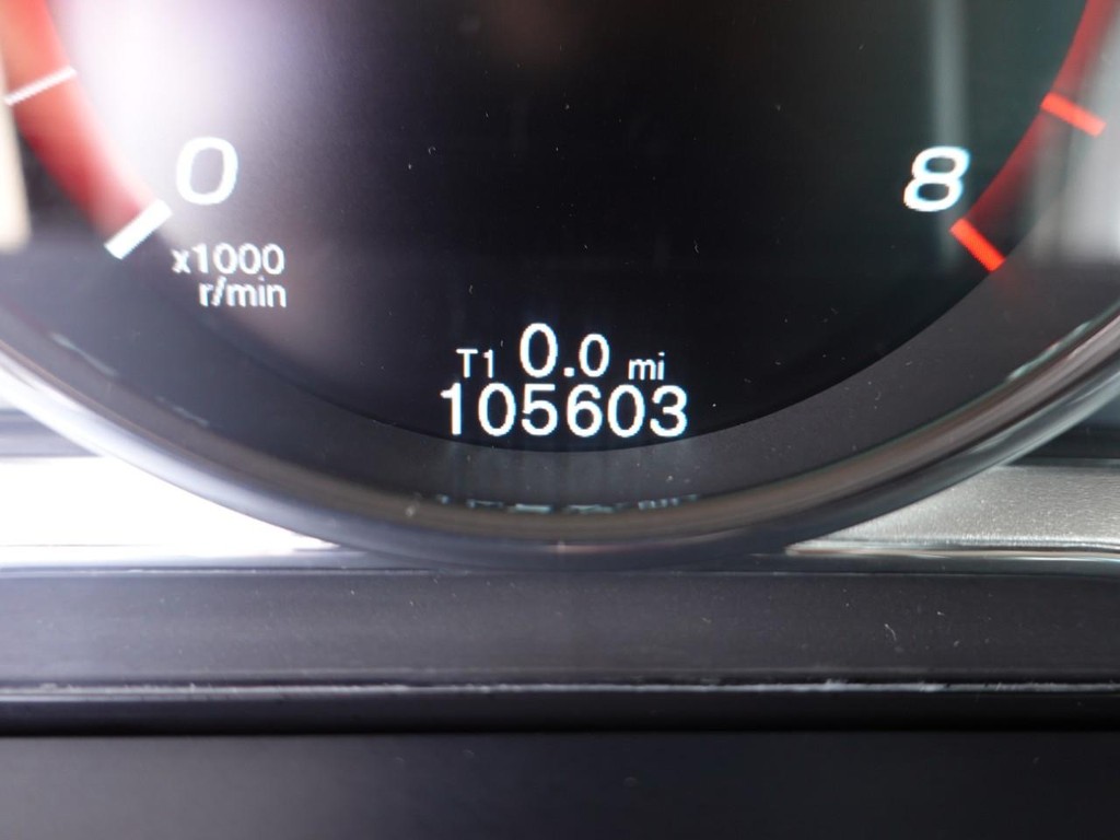 Volvo V60 Cross Country Vehicle Full-screen Gallery Image 12