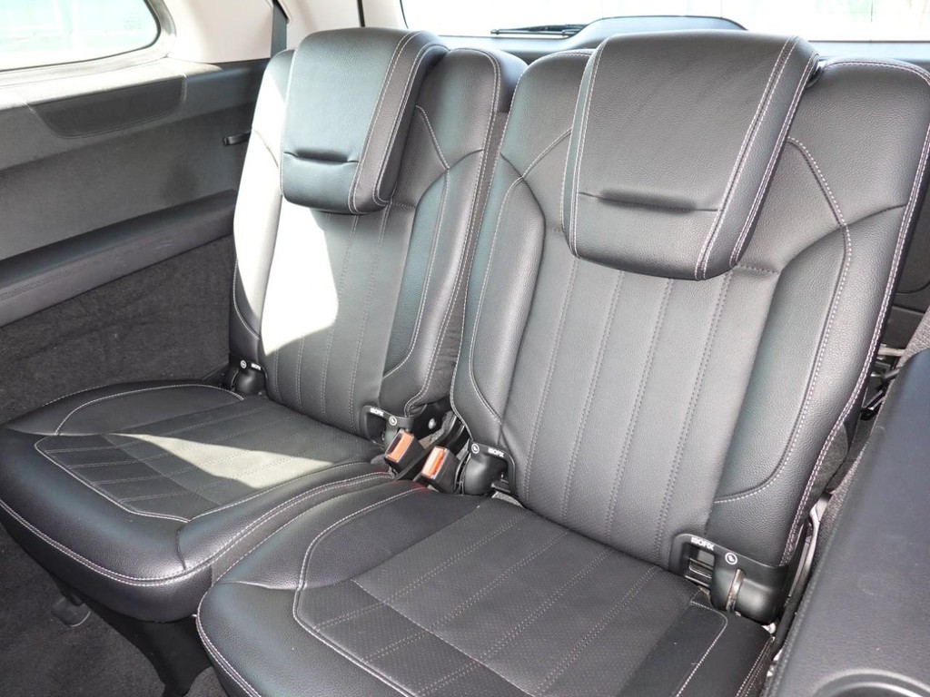 Mercedes-Benz GL-Class Vehicle Full-screen Gallery Image 21