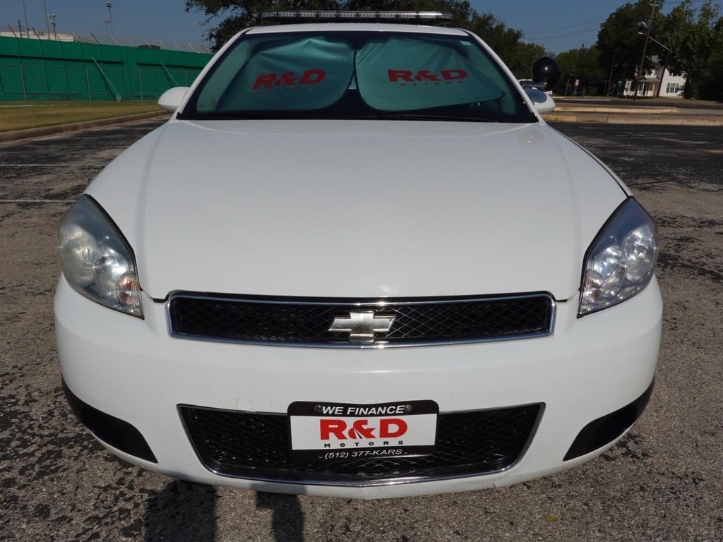 Chevrolet Impala Police Vehicle Full-screen Gallery Image 02