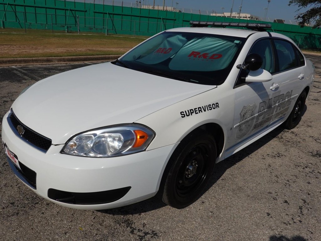 Chevrolet Impala Police Vehicle Full-screen Gallery Image 03