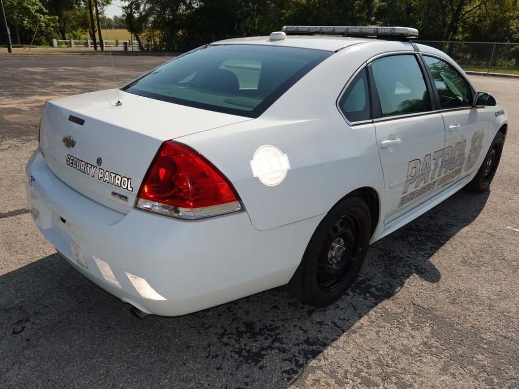 Chevrolet Impala Police Vehicle Full-screen Gallery Image 07