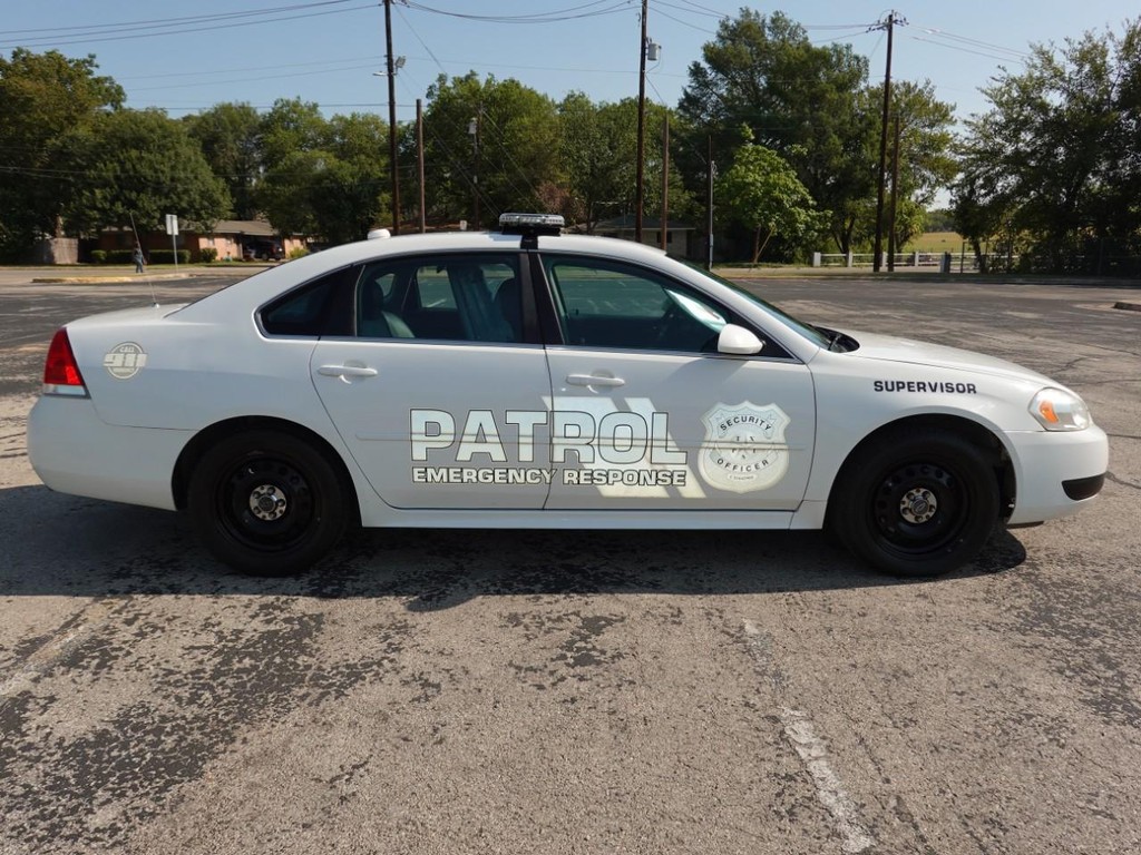 Chevrolet Impala Police Vehicle Full-screen Gallery Image 08