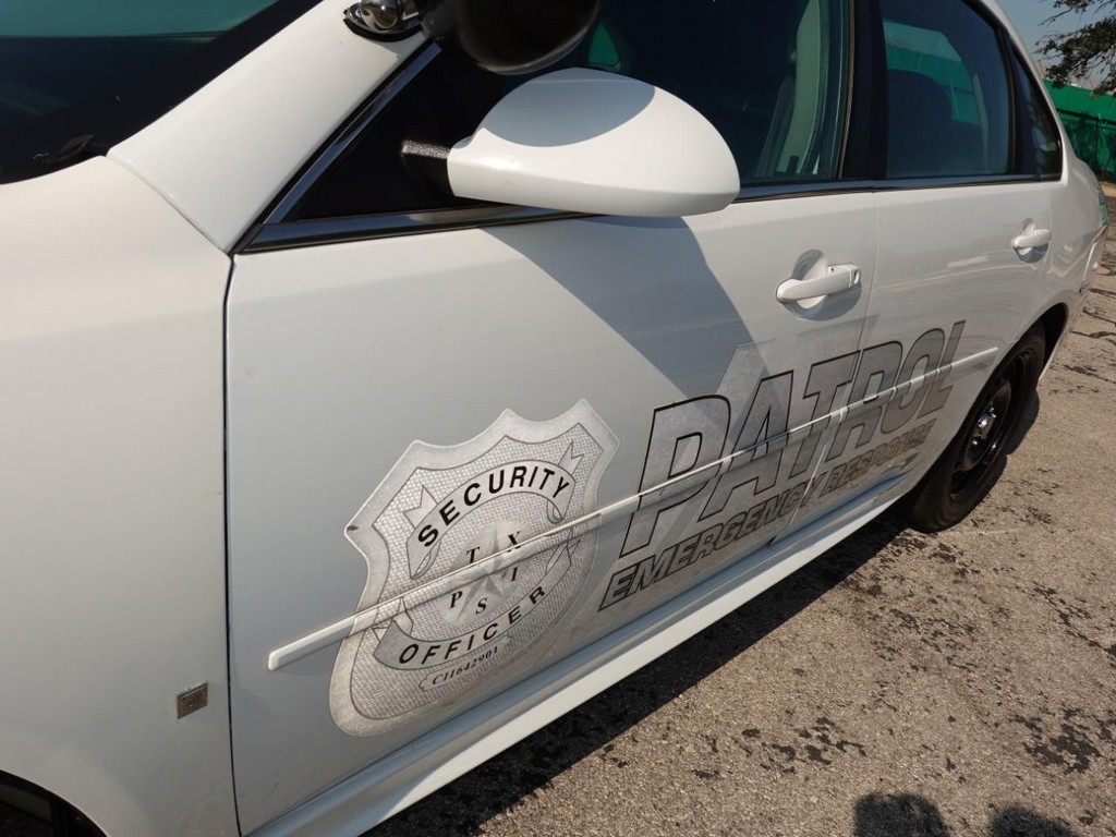 Chevrolet Impala Police Vehicle Full-screen Gallery Image 10