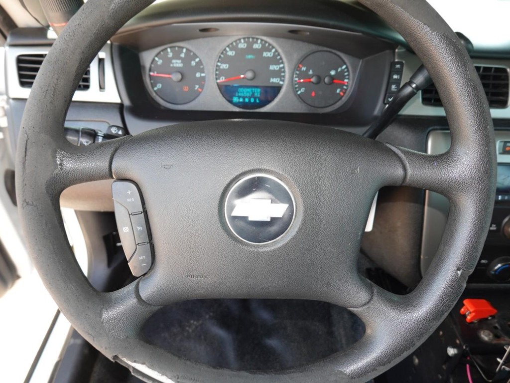 Chevrolet Impala Police Vehicle Full-screen Gallery Image 13