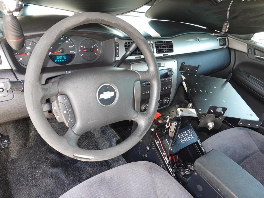 Chevrolet Impala Police Vehicle Full-screen Gallery Image 15