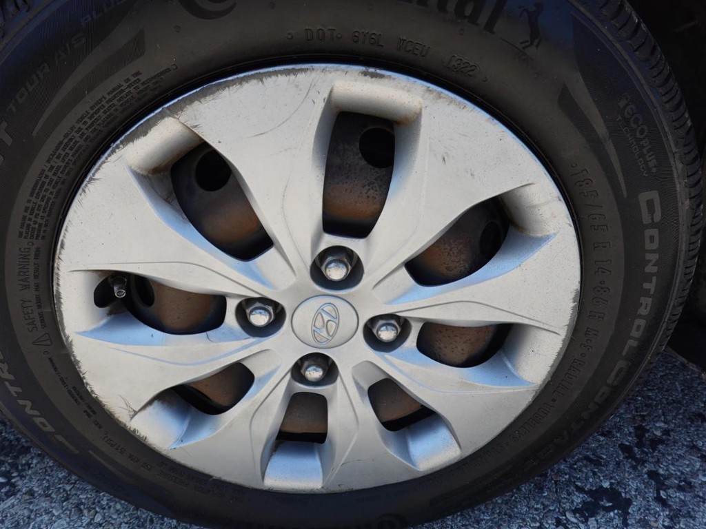 2016 Hyundai Accent SE photo 9