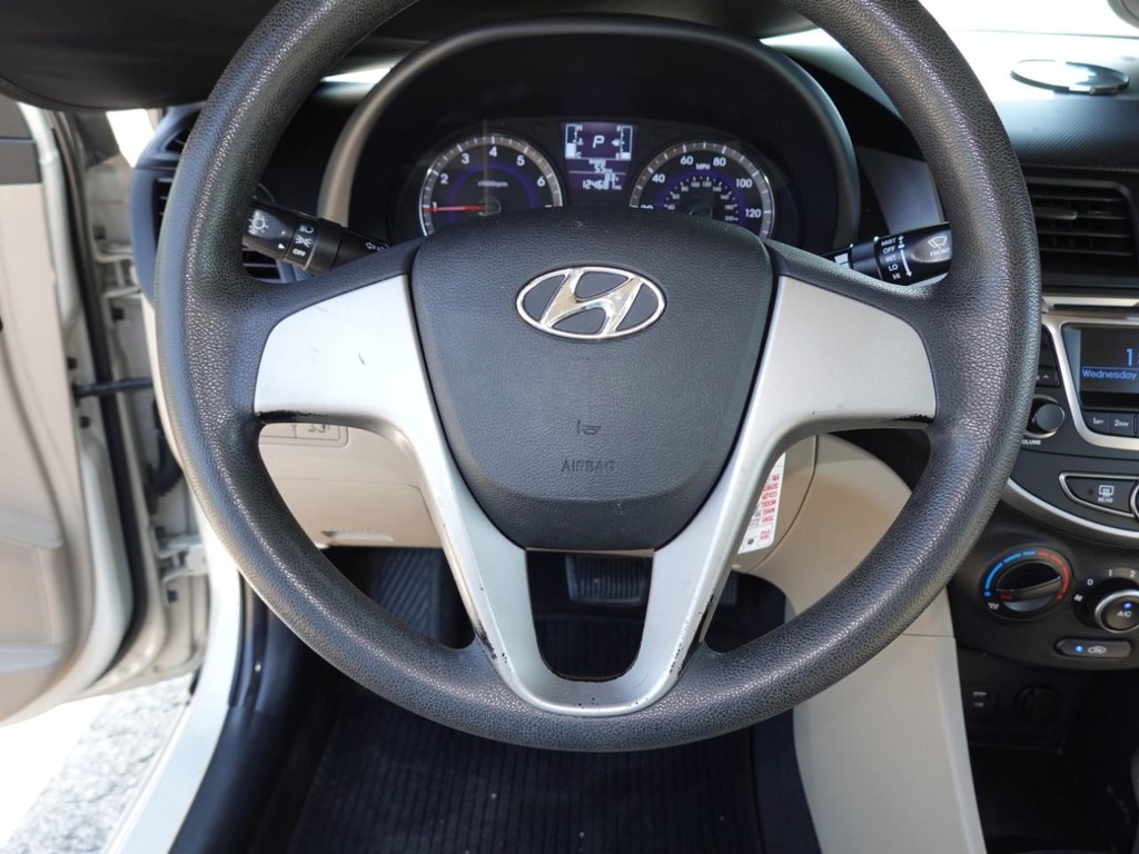 2016 Hyundai Accent SE photo 13