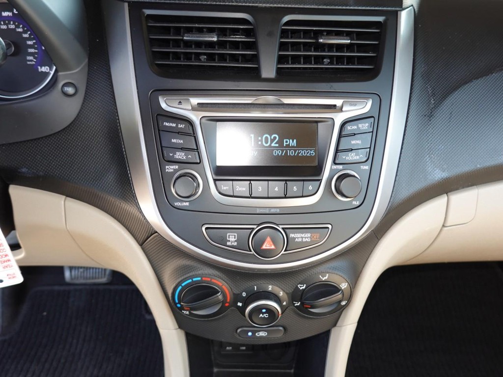 2016 Hyundai Accent SE photo 14