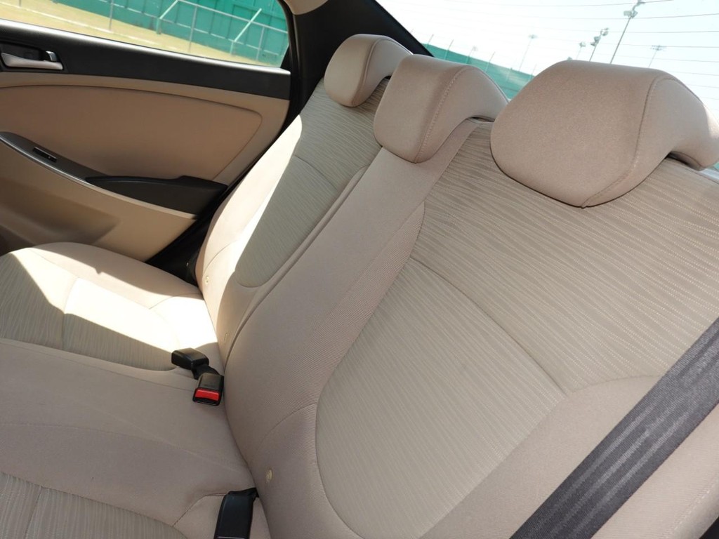 2016 Hyundai Accent SE photo 18