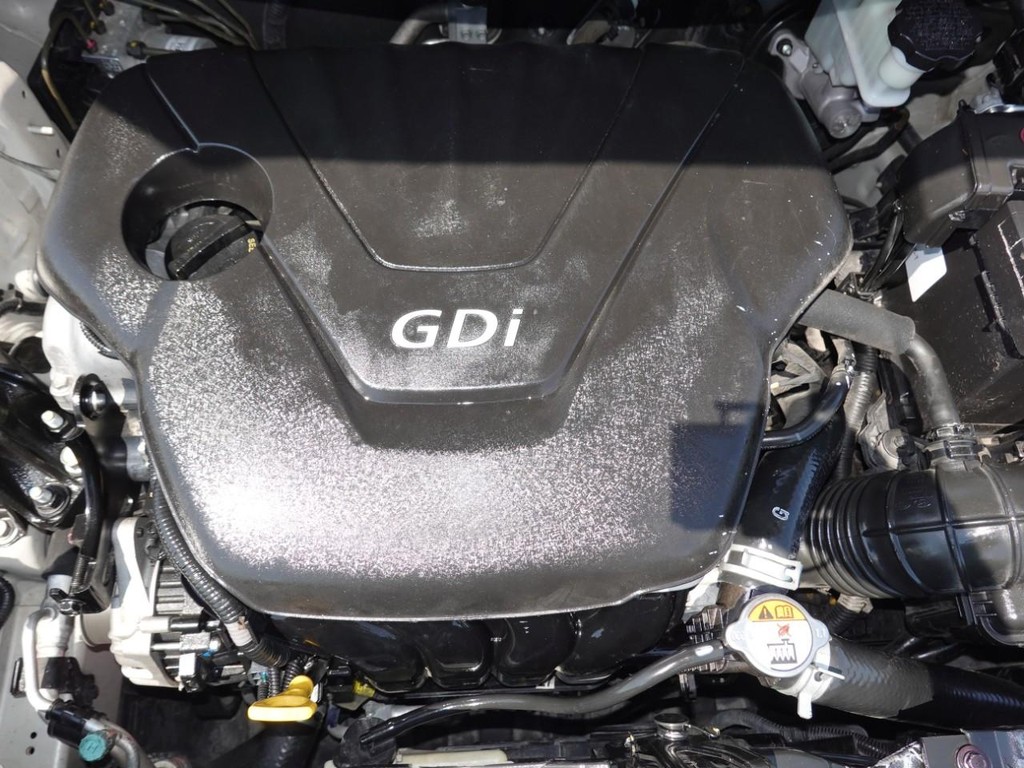 Hyundai Accent 4-Door Vehicle Full-screen Gallery Image 26