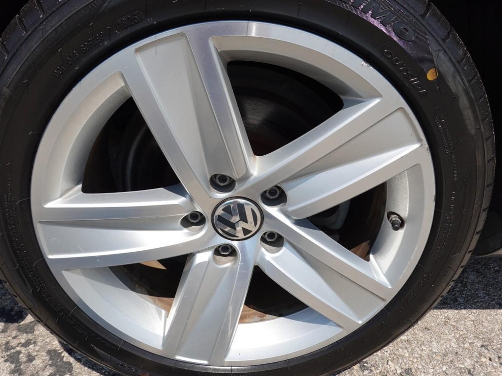 2015 Volkswagen CC Sport photo 8