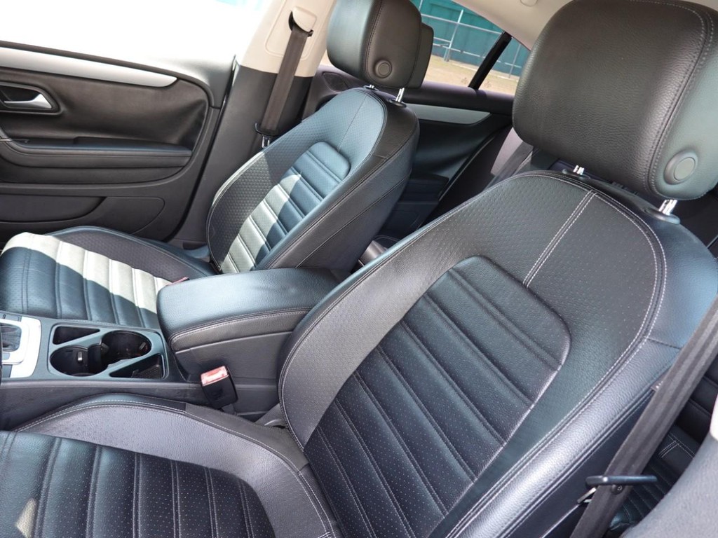 2015 Volkswagen CC Sport photo 12