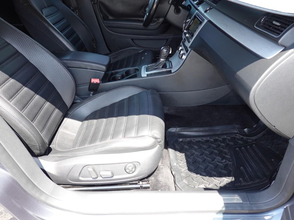 2015 Volkswagen CC Sport photo 18