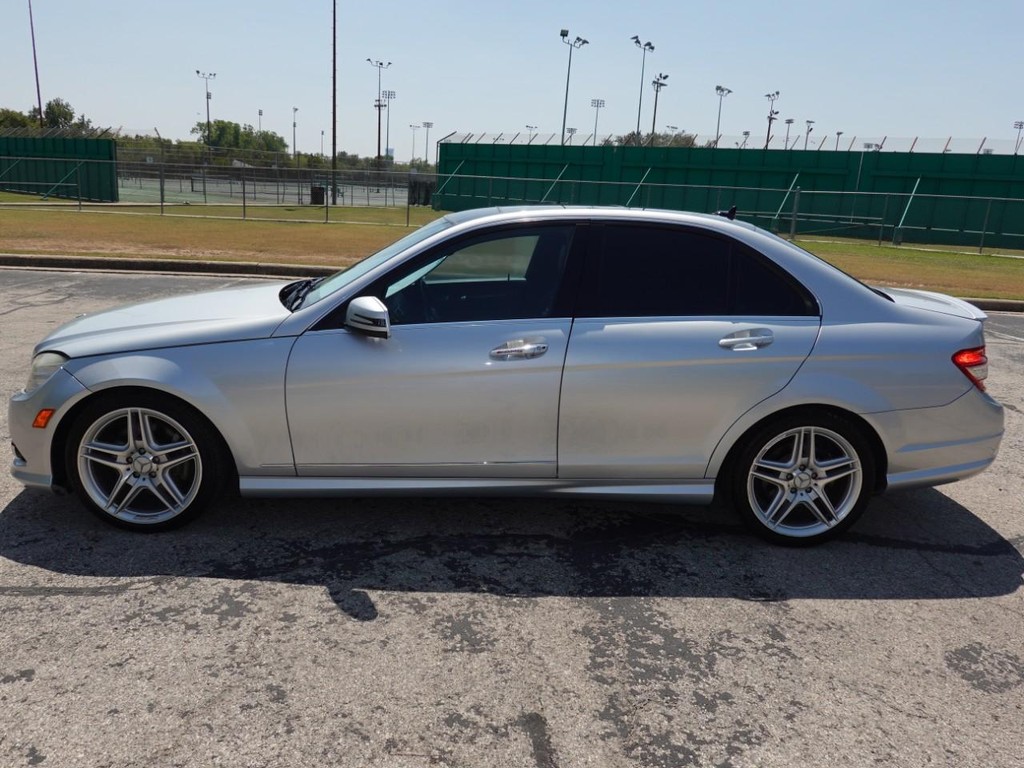 2010 Mercedes Benz C 350 Sport photo 3