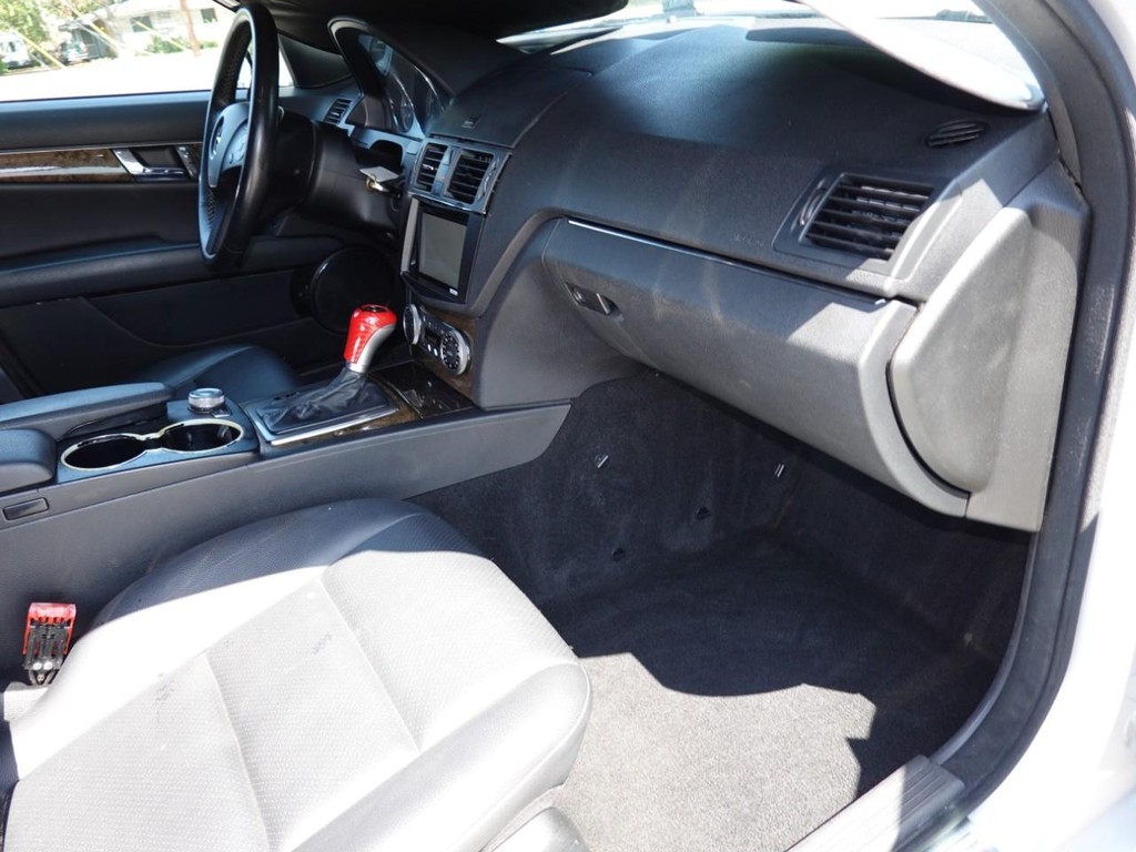 2010 Mercedes Benz C 350 Sport photo 17