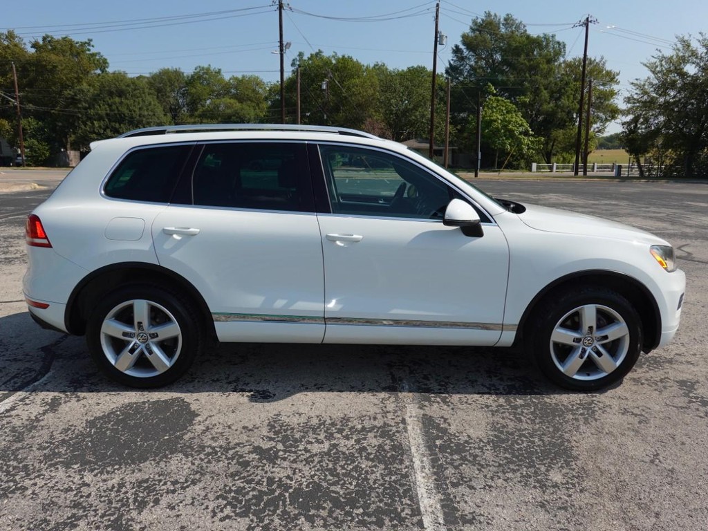 2013 Volkswagen Touareg Lux photo 8