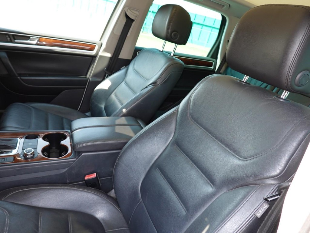 2013 Volkswagen Touareg Lux photo 15