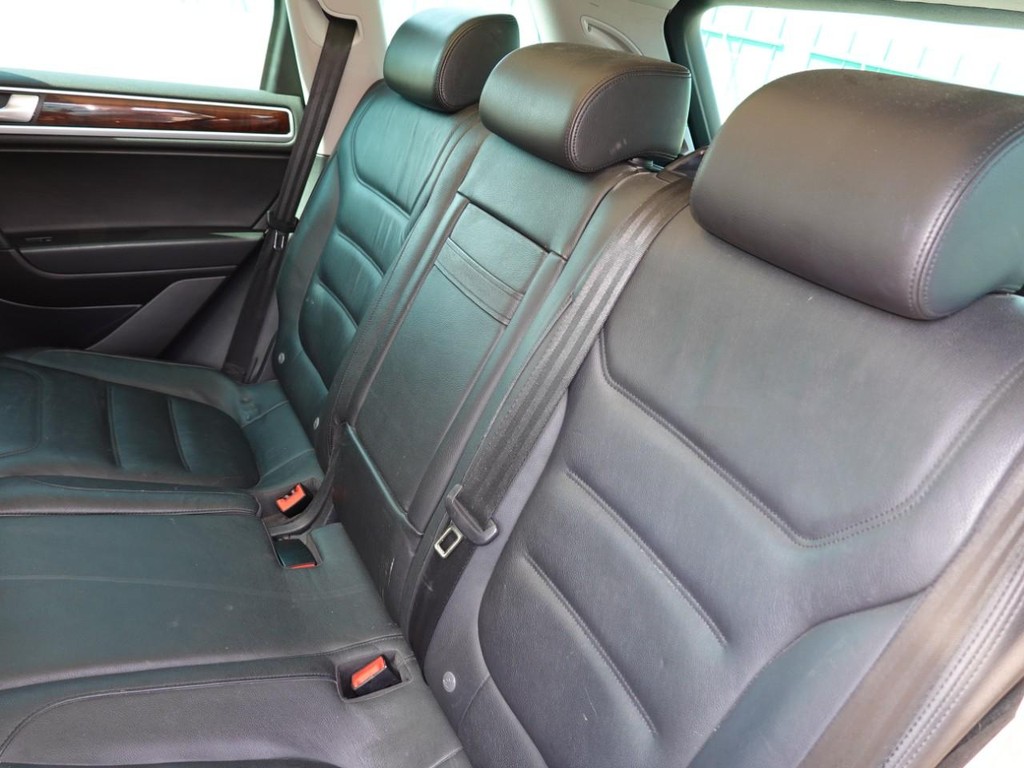 2013 Volkswagen Touareg Lux photo 19