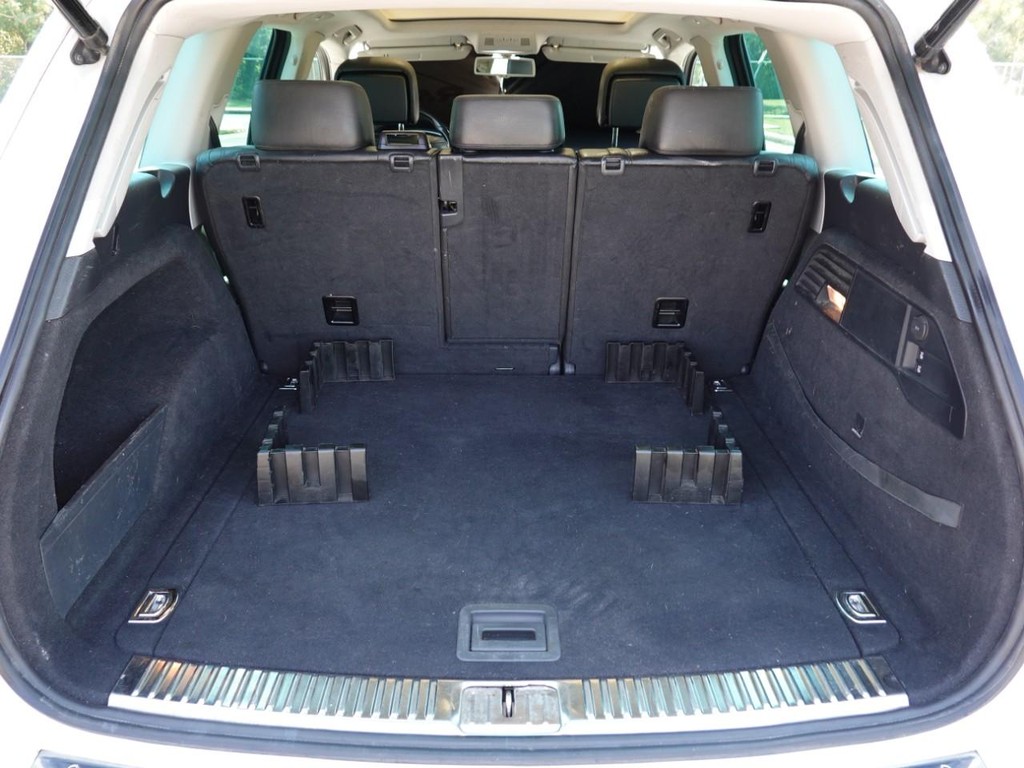 2013 Volkswagen Touareg Lux photo 24